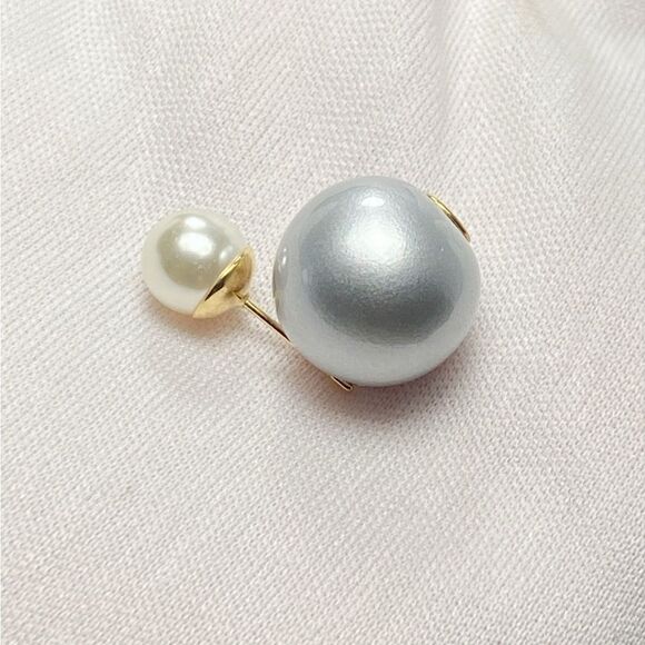 Theia Gray Pearl on White Pearl stud earrings - Picture 5 of 5
